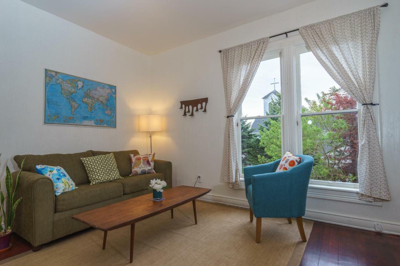 People's House Apartment